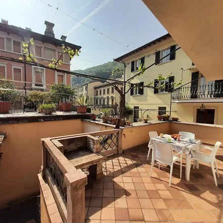 Apartment Casa Castel Gargnano